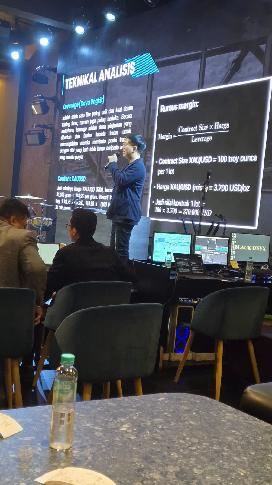 Pembicara seminar analisis teknikal QUADRAN